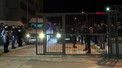 BURSA Katar'dan dönen 60 kişi 14 günlük karantinadan sonra yurtlardan ayrıldı