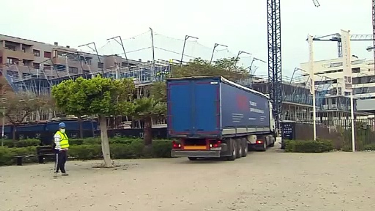 Zahl der Covid-19-Toten in 24 Stunden fällt - Millionen Spanier arbeiten wieder