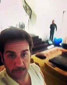 Ο Γιώργος Μαζωνάκης μας δείχνει το σπίτι του!