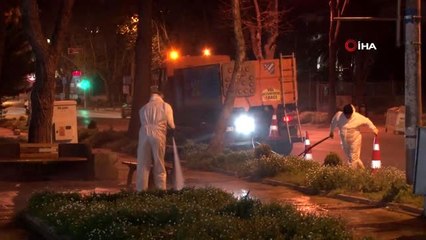 İstanbul'un lüks caddesinde gece boyu korona virüs temizliği