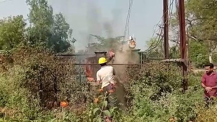 बाराबंकी: ट्रांसफॉर्मर में अचानक लगी भीषण आग