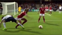 Top 20 FUNNIEST MOMENTS IN WOMEN'S FOOTBALL