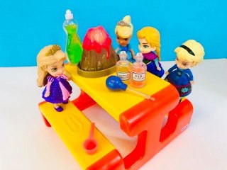 DOLLS Science Experiment ERUPTING VOLCANO Disney Princess Toys