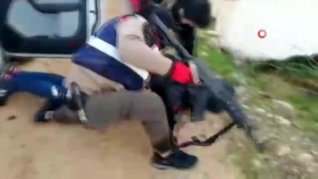 Durdurulan araçtan 305 kilogram esrar çıktı... Jandarmanın operasyonu kamerada