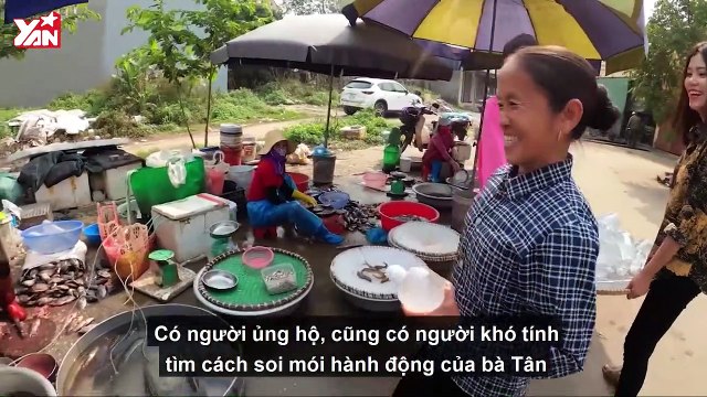 Bà Tân Vlog nấu nồi gel rửa tay khổng lồ tặng bà con- có người khen, nhưng vẫn bị CĐM chửi
