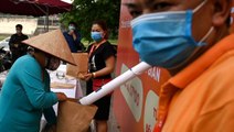 Koronavirüs: Vietnam'da yoksullar için 'pirinç ATM'leri' kuruldu