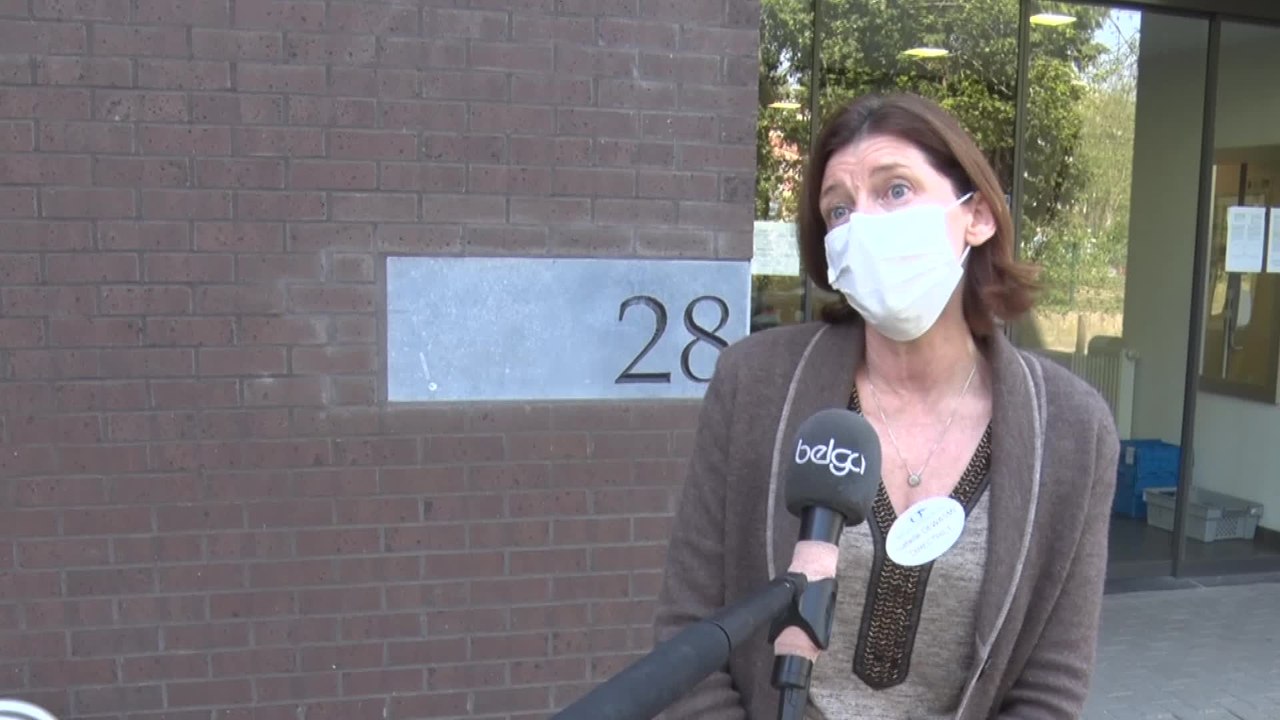 Coronavirus: il faudra que les autorités pensent au personnel soignant après la crise, les applaudissements ne suffiront pas" (directrice maison de repos)