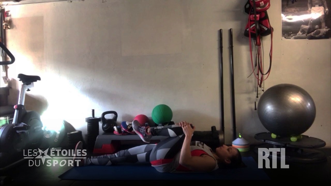 VIDÉO - Sport à la maison durant le confinement : les exercices de Sarah Ourahmoune