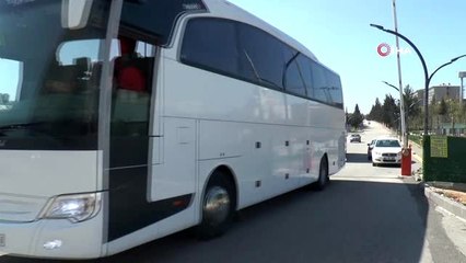 Gaziantep'te karantinada bulunan 520 kişi memleketlerine uğurlandı