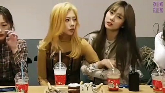 181129 VLIVE JIU and Yoohyeon cute moment