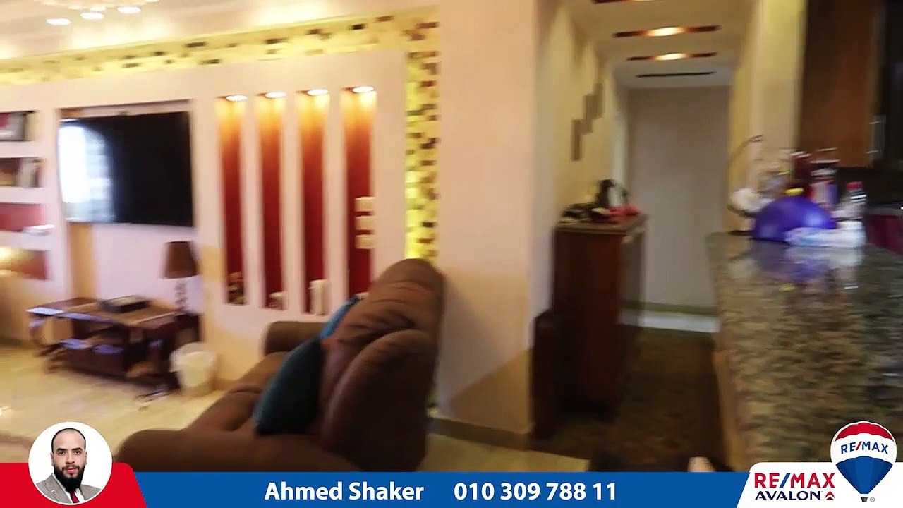 شقة للبيع 300 م سموحة (بجوار جرين تاورز)