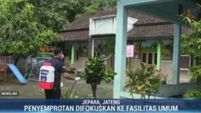 NasDem Jepara Semprot Disinfektan ke Fasilitas Umum