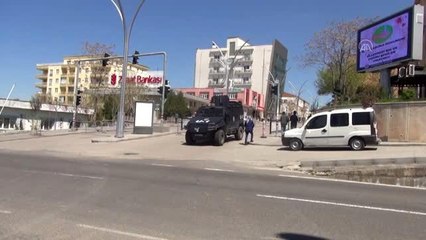 Çınar'da bazı caddeler Koronavirüs salgını nedeniyle trafiğe kapatıldı