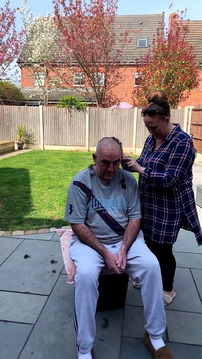 A Worksop dad-of-three has shaved his hair off to fund a whopping 1,000 Easter eggs for staff at Bassetlaw Hospital