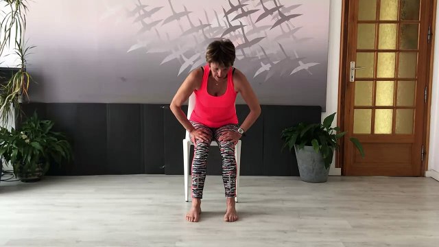 gym douce Etirements stretching sur chaise jambier quadriceps fessiers ischio jambier adducteur