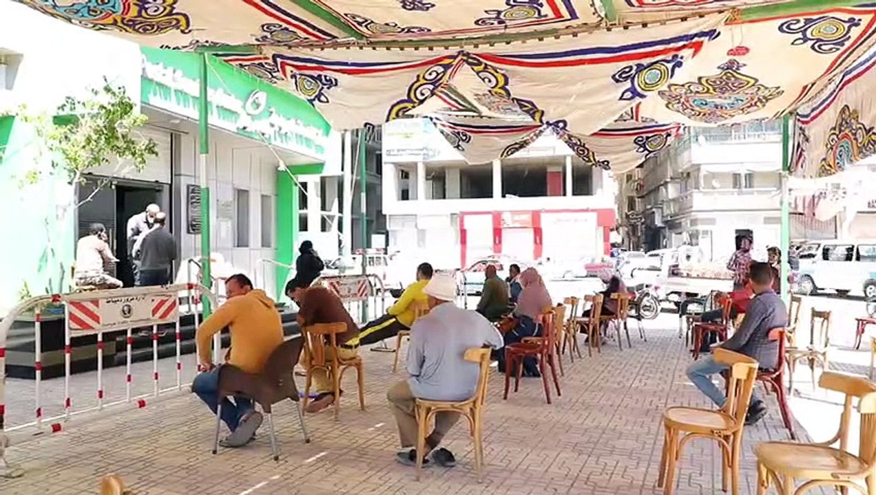 محافظ دمياط تتفقد مكاتب البريد لمتابعة تنفيذ الإجراءات الاحترازية أثناء صرف منحة الـ500