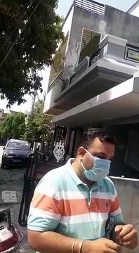 बेवजह बाहर निकलने वालों को सजा, खुद के हाथों से वीडियो बनवाया और ग्रुप में भेजा