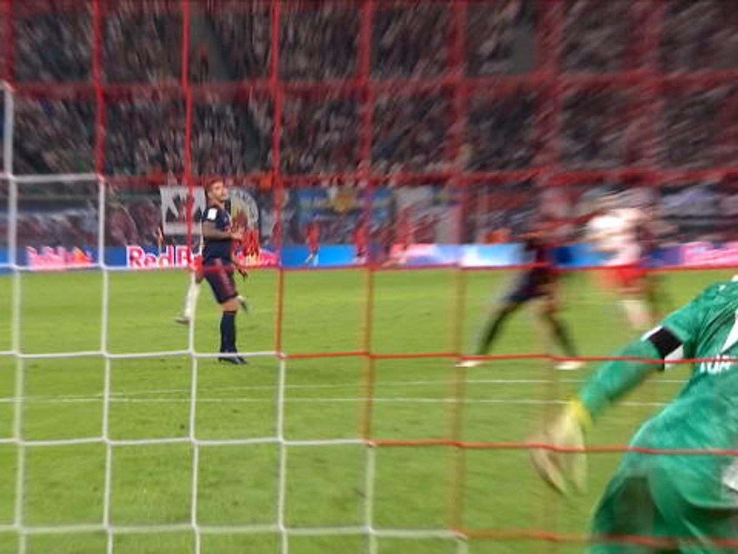 bayern-les-plus-beaux-arr-ts-de-manuel-neuer-cible-de-chelsea-lors