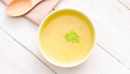 طريقة تفريز مرقة الدجاج في المنزل، بحسب صفحة mrsclueless@ على إنستقرام