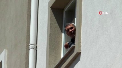 Karantinadaki işçiler cami için para toplayıp bağış yaptılar