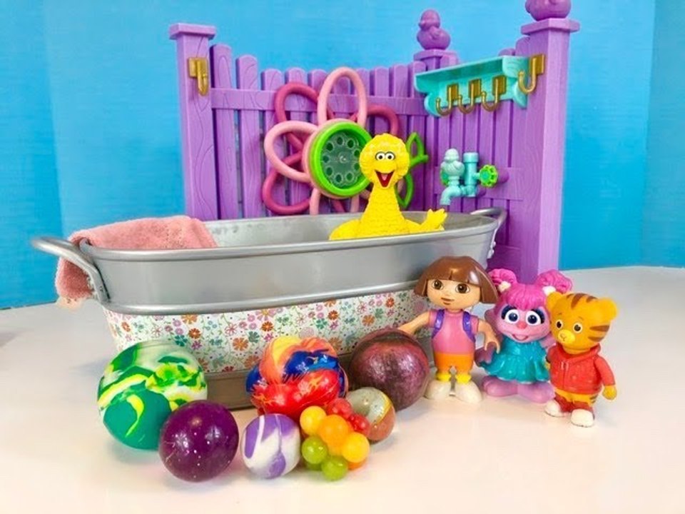 SINK or FLOAT Bouncy Ball Bathtub Game DANIEL TIGER Sesame Street Dora