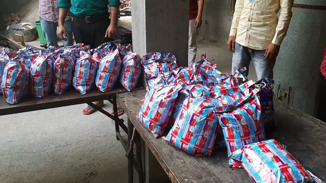 शामली सामाजिक संस्था ने सैकड़ों गरीब परिवारों को किया खाना वितरित