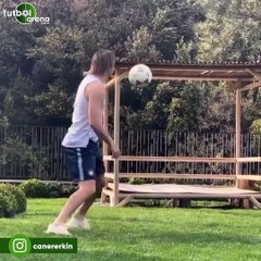 Caner Erkin boş durmuyor..