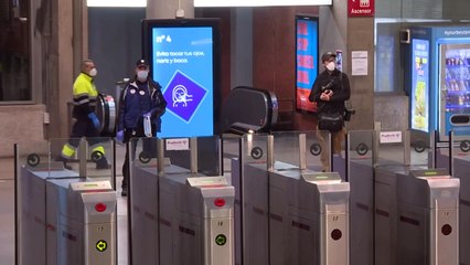 إسبانيا تستعيد الحركة جزئياً مع تراجع وتيرة إصابات كورونا