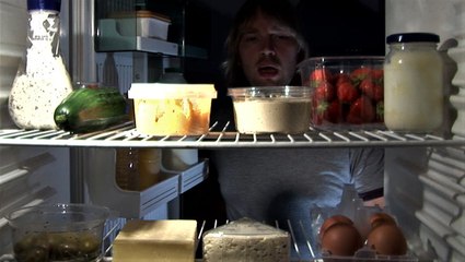 How long does food stay fresh during a power outage?