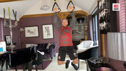 Olly Murs Home Workout | Train Like A Celeb