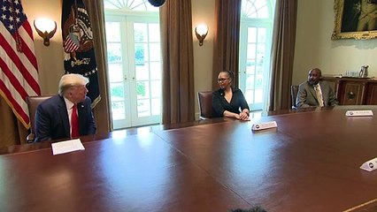 Trump quiere decidir cuándo terminar confinamiento en EEUU, sin gobernadores