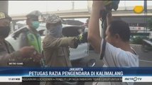 Hari Pertama PSBB, Petugas Razia Pengendara di Kalimalang
