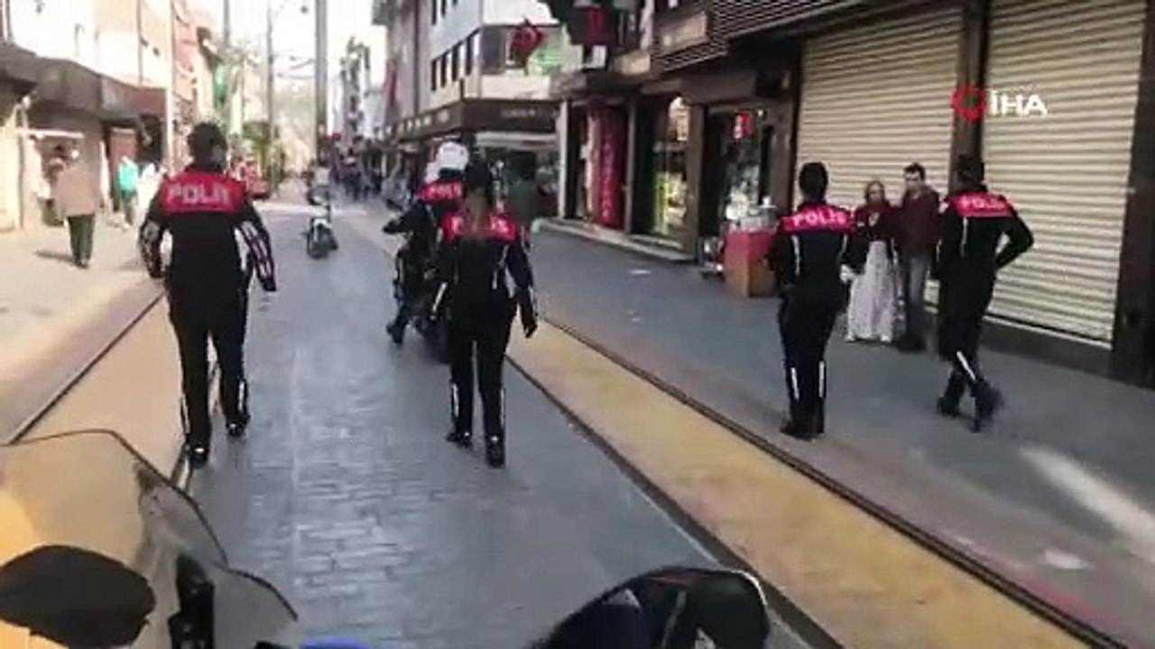 Yunus timinden caddelerde eş zamanlı 'evde kal' çağrısı