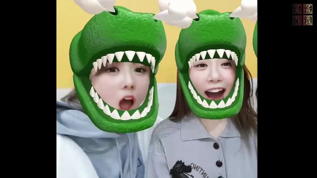181214 VLIVE JIU and Yoohyeon cute moment