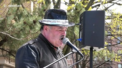 Musician performs outside New York nursing home during coronavirus lockdown