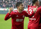 Galatasaray'ın 4 yıllık anlaşmaya vardığı Mert Hakan Yandaş, 8 numaralı formayı giyecek