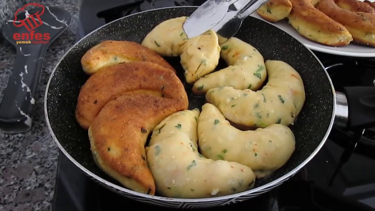 DAKİKALAR İÇİNDE HAZIRLAYABİLECEĞİNİZ ÇOK PRATİK VEDE LEZZETLİ KAHVALTILIK TARİFİ✔