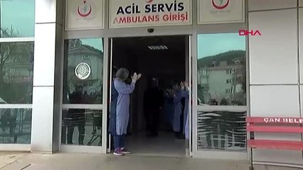 ÇANAKKALE KORONAVİRÜS TEDAVİSİ TAMAMLANAN AYNI AİLEDEN 3 KİŞİ, TABURCU OLDU