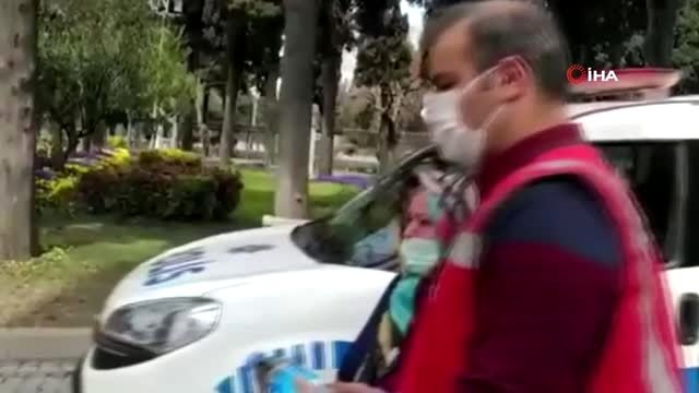 Yaşından dolayı sokağa çıkamayan şehit annesi kabristana polis eşliğinde gitti