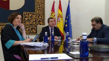 Page durante una videoconferencia con representantes de la patronal