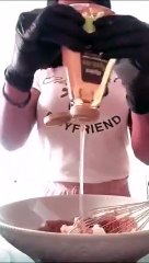 Γνωστή δημοσιογράφος μπήκε στην κουζίνα και ξετρέλανε τη Μάγκι Χαραλαμπίδου!