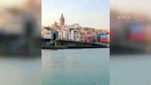İstanbul Boğaz'ındaki trafik azaldı; Galata Köprüsü'nün altında yunus balıkları yüzdü