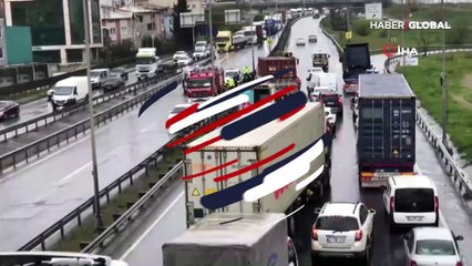 TEM'de feci kaza! Yol trafiğe kapandı, kilometrelerce kuyruk oluştu