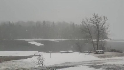 Snow falls on parts of Canada