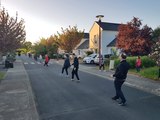 VIDEO - Confinement : des habitants de Carquefou dansent le madison en soutien aux soignants