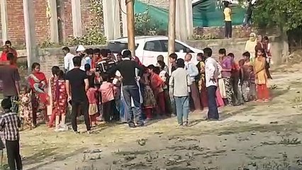 उन्नाव: सोशल डिस्टेंसिंग की उड़ाई जा रही धज्जियां