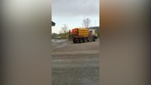 Cantabria utiliza camiones de salmuera para la desinfección de estaciones