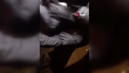 Montun gizli ceplerine esrar zulalayan şahıslar polisten kaçamadı