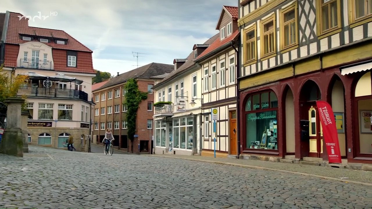 Alles Klara (43) - Tod unter dem Kreuz - Staffel 3 Folge 11