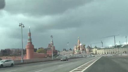 موسكو.. خروج السكان بتصريح استثنائي والسيارات تتحرك بموافقة إلكترونية